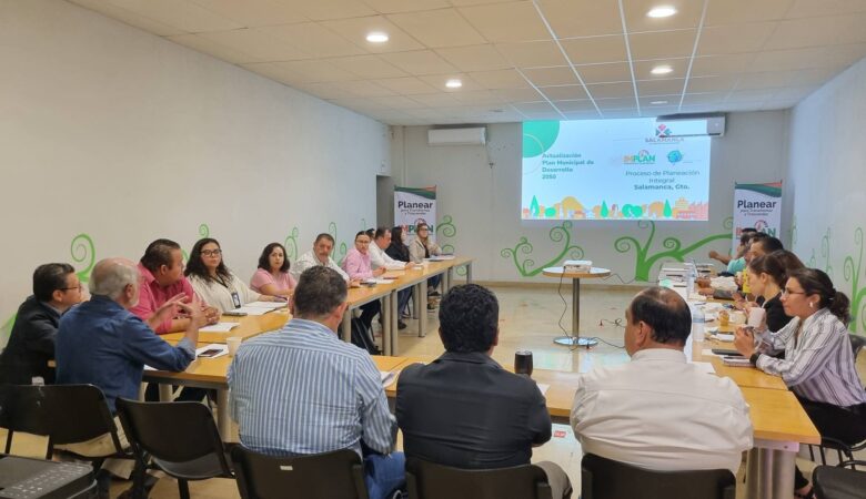 Mesas de trabajo con funcionarios