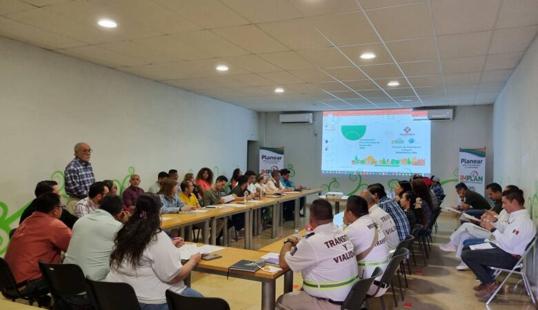 Mesas de trabajo con funcionarios